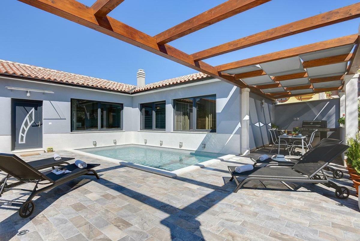 Villa Sunny Home 보드냔 외부 사진