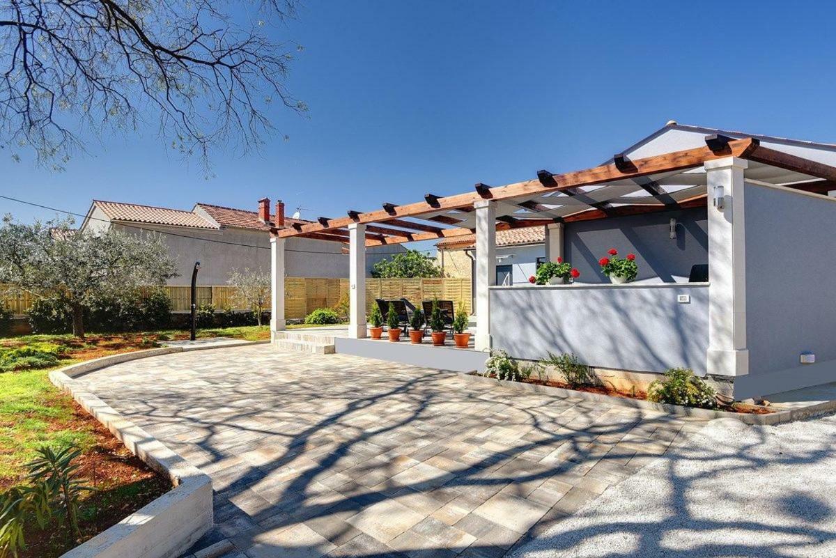 Villa Sunny Home 보드냔 외부 사진